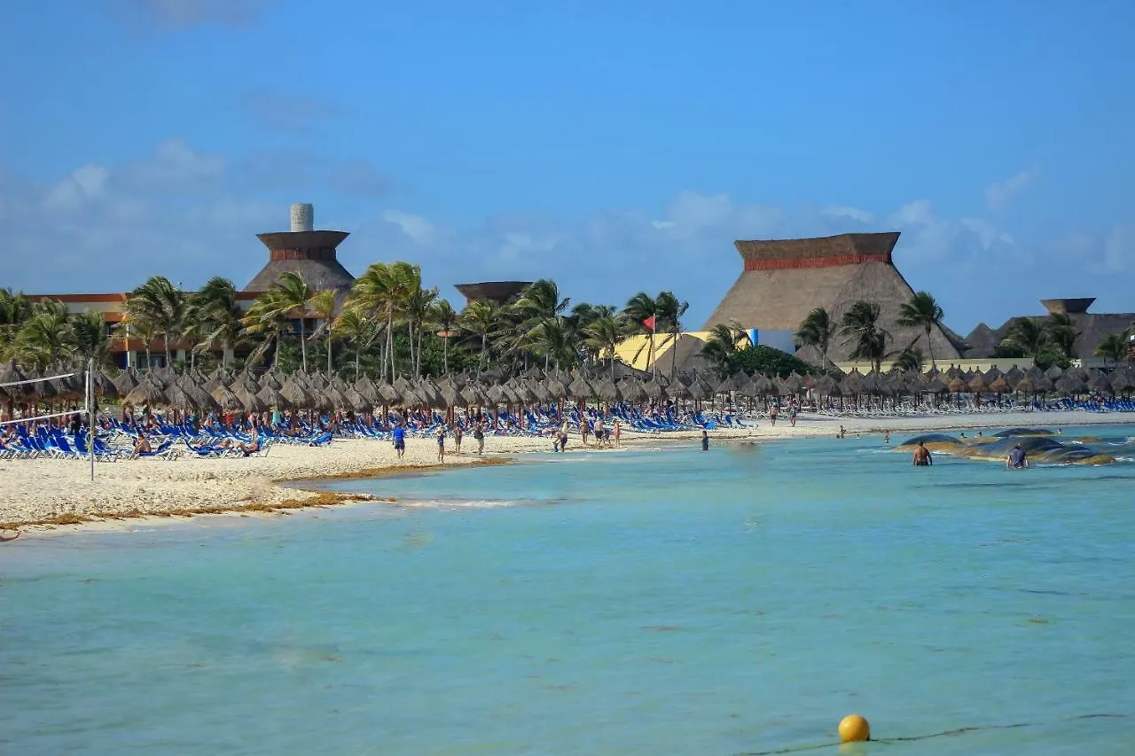 Exclusive 1 Bedroom Loft With Pool Facilites, High-Speed Internet And Free Parking In Akumal Apartment